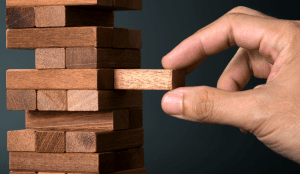 Weakening of the US Dollar: Rising Rates and an Impending Credit Dislocation